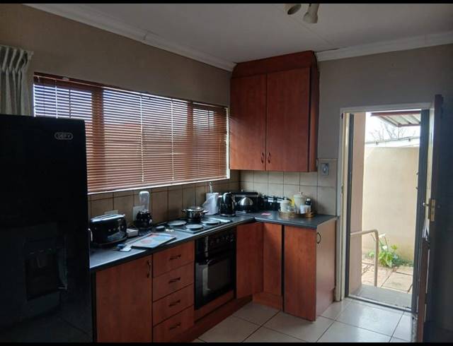 3 BEDROOM COMPLEX FOR SALE IN VAALOEWER